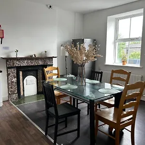 Guest house Sarsfield, Dublin